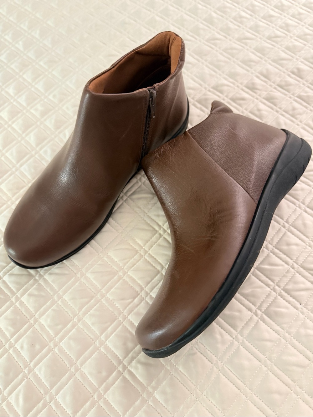 David Tate Women's Brown Leather Waterproof Zip Ankle Boots 10 W